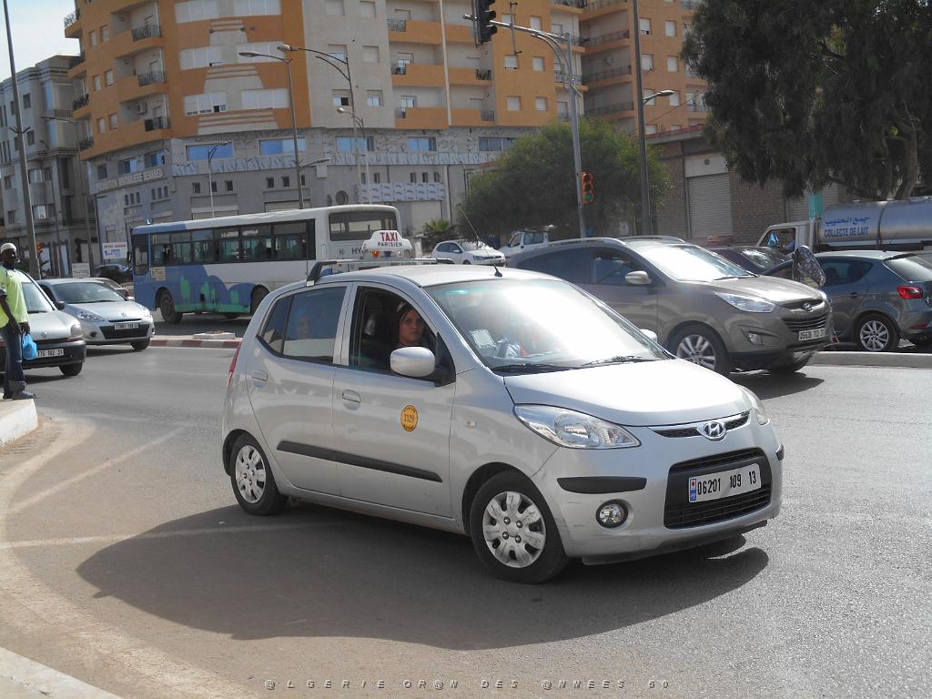 82-Un Taxi_parisien a Fernand Ville.JPG -           